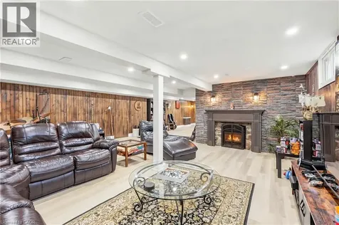 937 Park Avenue West Burlington ON L7T 1N8