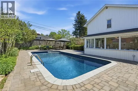 937 Park Avenue West Burlington ON L7T 1N8