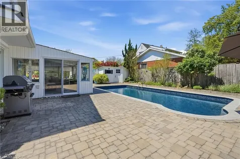 937 Park Avenue West Burlington ON L7T 1N8