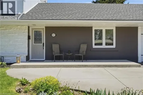 937 Park Avenue West Burlington ON L7T 1N8