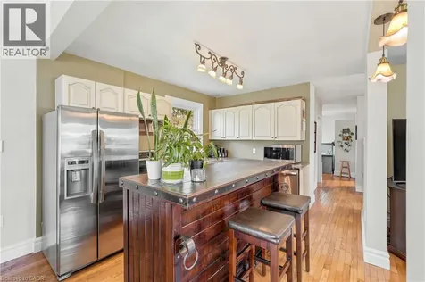 937 Park Avenue West Burlington ON L7T 1N8
