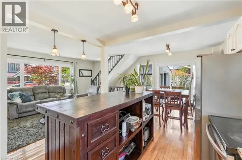 937 Park Avenue West Burlington ON L7T 1N8