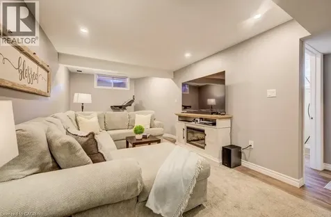 35 Hawkins Drive Cambridge ON N1T 1Z7