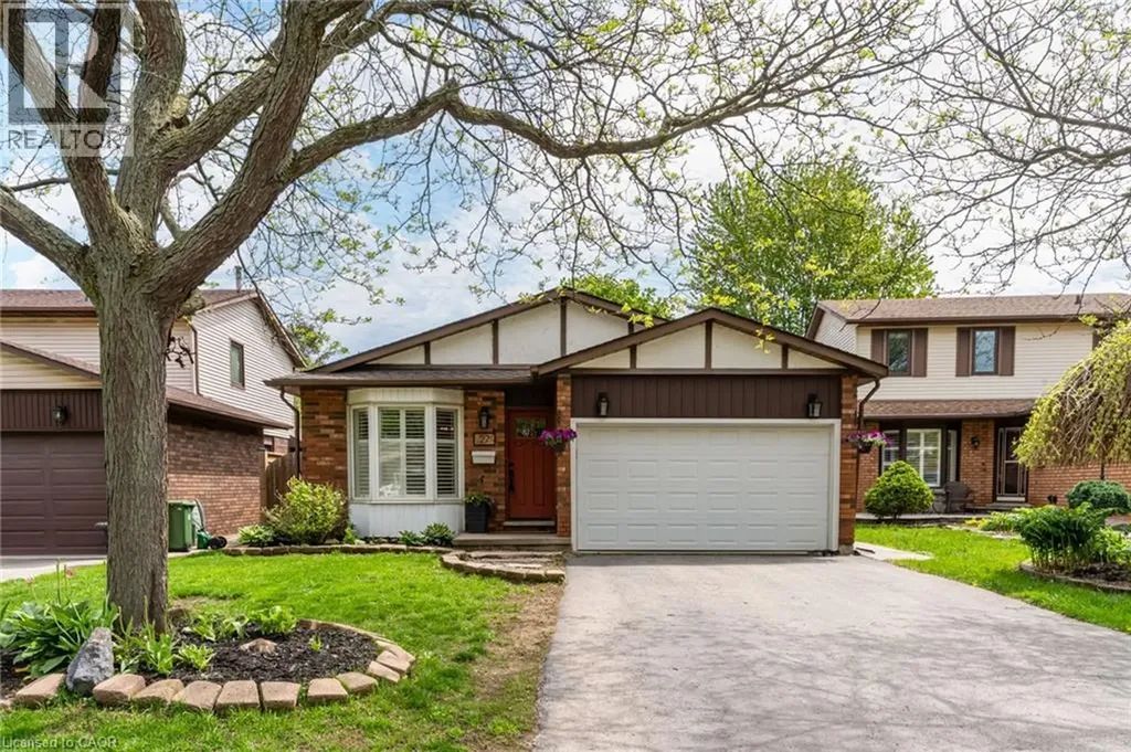 27 Bloomsbury Court Ancaster ON L9G 4L5