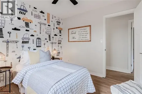 27 Bloomsbury Court Ancaster ON L9G 4L5