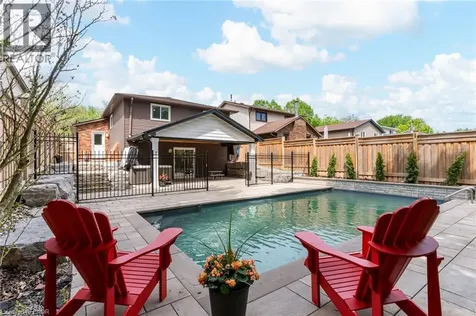 27 Bloomsbury Court Ancaster ON L9G 4L5