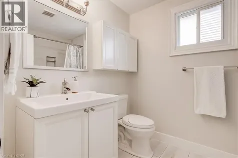 27 Bloomsbury Court Ancaster ON L9G 4L5