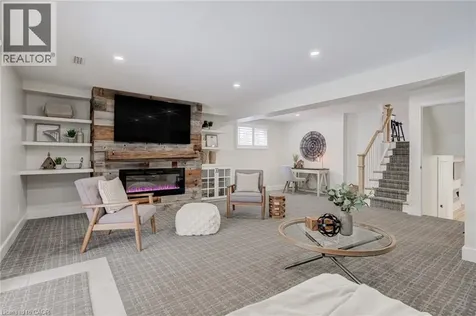 27 Bloomsbury Court Ancaster ON L9G 4L5