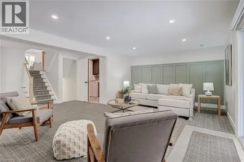 27 Bloomsbury Court Ancaster ON L9G 4L5