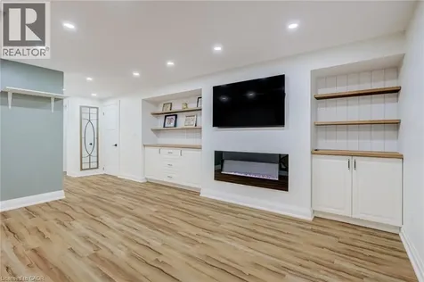 27 Bloomsbury Court Ancaster ON L9G 4L5