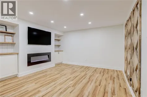 27 Bloomsbury Court Ancaster ON L9G 4L5