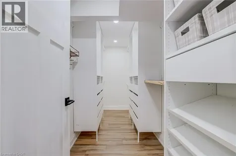 27 Bloomsbury Court Ancaster ON L9G 4L5