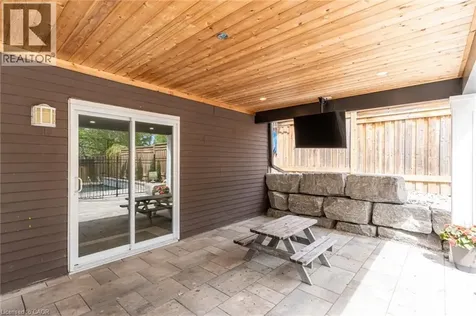 27 Bloomsbury Court Ancaster ON L9G 4L5