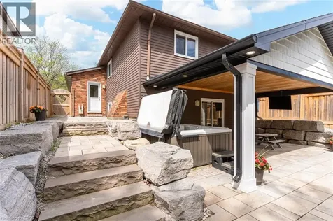 27 Bloomsbury Court Ancaster ON L9G 4L5