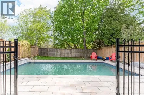 27 Bloomsbury Court Ancaster ON L9G 4L5
