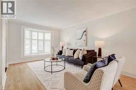 27 Bloomsbury Court Ancaster ON L9G 4L5