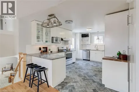 27 Bloomsbury Court Ancaster ON L9G 4L5