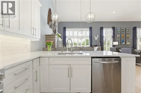68 Fairview Drive Brantford ON N3R 2W9