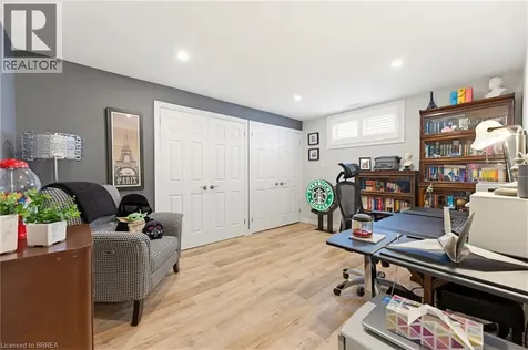 68 Fairview Drive Brantford ON N3R 2W9