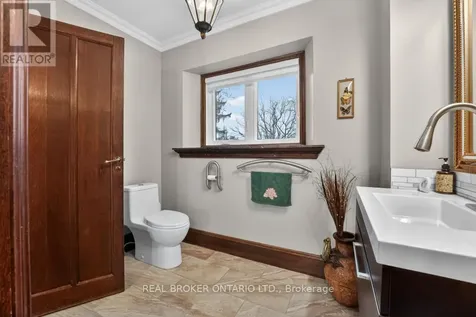353 Sulphur Springs Road Hamilton ON L9G 4T7