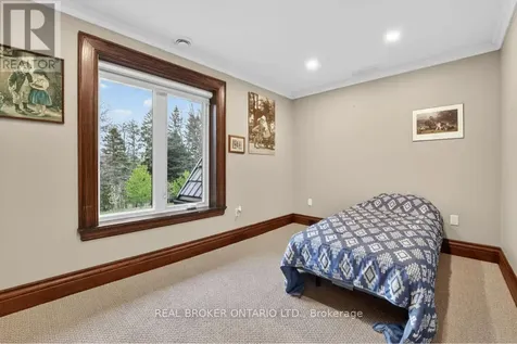 353 Sulphur Springs Road Hamilton ON L9G 4T7