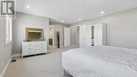 626 Sora Way Ottawa ON K1T 0N7