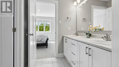 626 Sora Way Ottawa ON K1T 0N7
