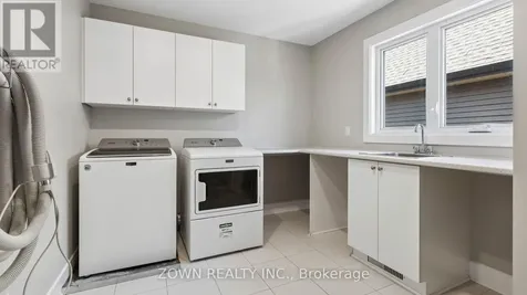 626 Sora Way Ottawa ON K1T 0N7