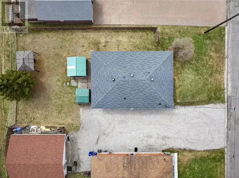 35 Falcon Crescent Chelmsford ON P0M 1L0