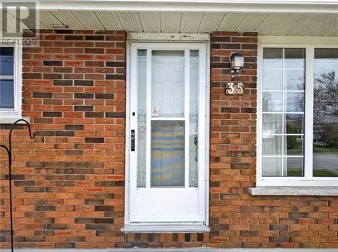 35 Falcon Crescent Chelmsford ON P0M 1L0
