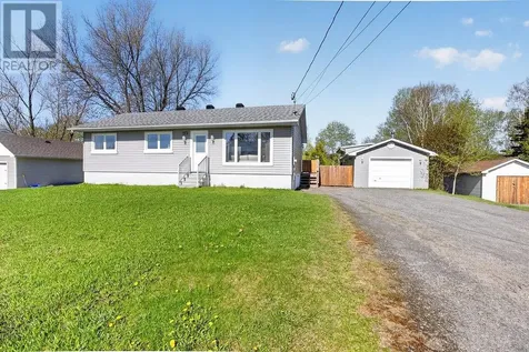 2206 Laurentian Val Caron ON P3N 1L8