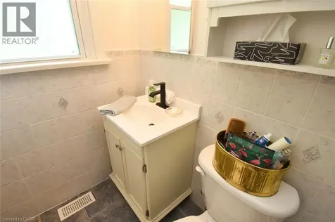 33 Burwell Avenue Stoney Creek ON L8G 3L8