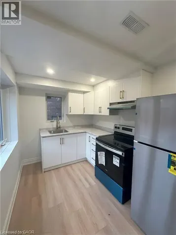 88 Scarletwood Street Hamilton ON L8J 0K8