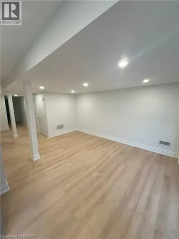 88 Scarletwood Street Hamilton ON L8J 0K8