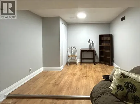 4258 Longmoor Avenue Burlington ON L7L 4Z9
