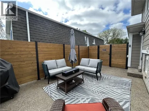 4258 Longmoor Avenue Burlington ON L7L 4Z9