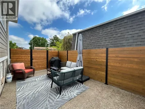4258 Longmoor Avenue Burlington ON L7L 4Z9