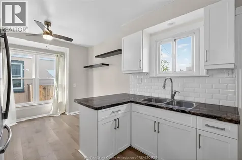 2406 Byng Windsor ON N8W 3E8