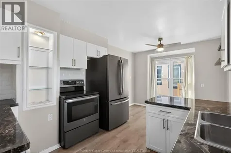 2406 Byng Windsor ON N8W 3E8