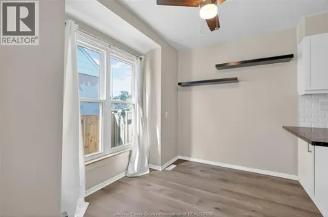 2406 Byng Windsor ON N8W 3E8