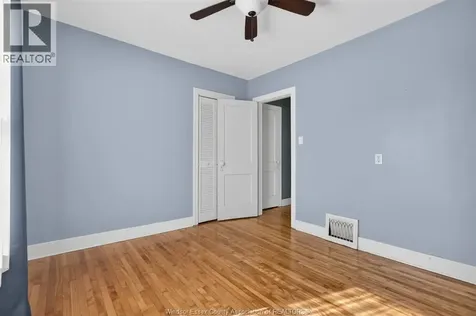 2406 Byng Windsor ON N8W 3E8