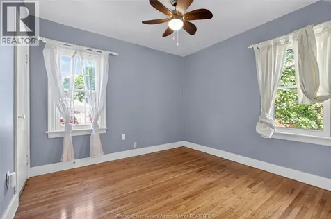 2406 Byng Windsor ON N8W 3E8