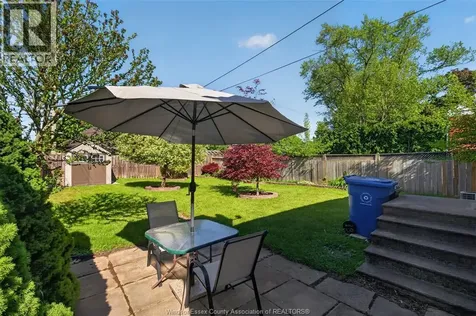 2406 Byng Windsor ON N8W 3E8