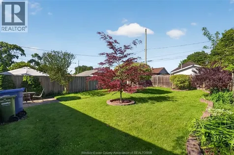 2406 Byng Windsor ON N8W 3E8
