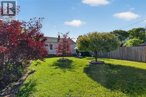 2406 Byng Windsor ON N8W 3E8