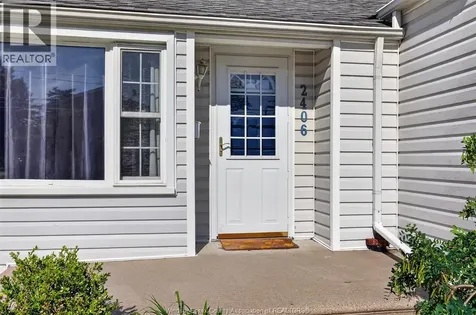 2406 Byng Windsor ON N8W 3E8