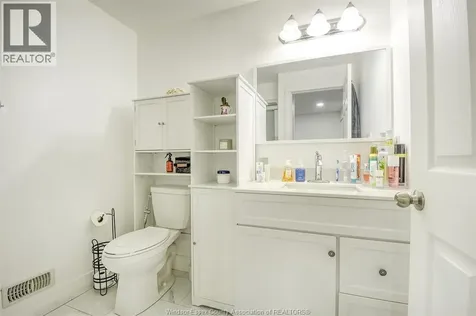 212 Adams Avenue Amherstburg ON N9V 0B2