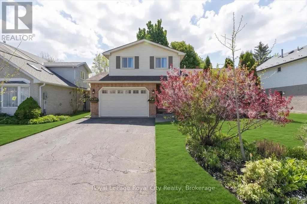 4 Smart Street Guelph (kortright West) ON N1G 4K9