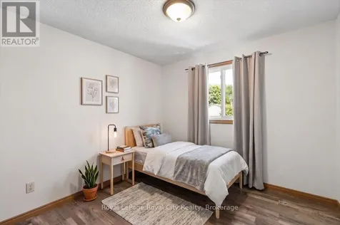 4 Smart Street Guelph (kortright West) ON N1G 4K9