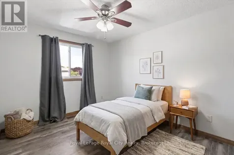 4 Smart Street Guelph (kortright West) ON N1G 4K9